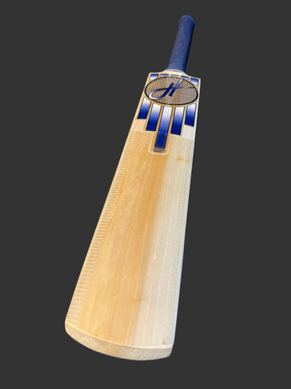 Holt Cricket - Size 5 - Grade 2